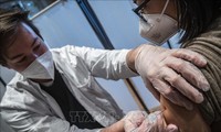 Covid-19: au moins 1,4 million de vies sauvées en Europe grâce aux vaccins, selon l'OMS