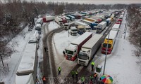 Pologne: les agriculteurs intensifient leurs manifestations