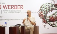 Bernard Werber: “Un bon roman doit élever l'intelligence de ses lecteurs“