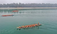 Première course de bateaux entre les districts insulaires du pays