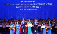 Le Vietnam célèbre l’excellence de 99 jeunes enseignants