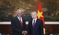 Le secrétaire général Tô Lâm s'entretient avec le vice-président cubain Salvador Valdés Mesa