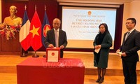L'ambassade du Vietnam en France lance une collecte de dons pour les sinistrés des inondations