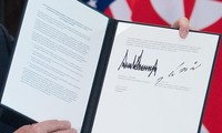 Дональд Трамп и Ким Чен Ын подписали совместный документ по итогам саммита