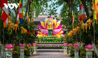Huế trang hoàng rực rỡ chào đón lễ Phật Đản