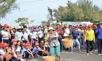 Nô nức trảy hội Xuân ở các địa phương