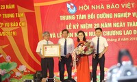 Nâng cao nghiệp vụ và đạo đức người làm báo đáp ứng nhu cầu thực tiễn