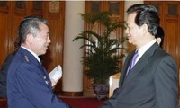 PM Vietnam Nguyen Tan Dung menerima Kepala Staff Umum Aliansi  Bela Diri Jepang.