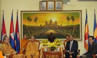 Delegasi  Sangha Buddha Vietnam kunjungi  Kamboja