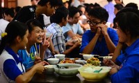 Nasi vegetarian menghangatkan para calon ujian