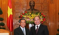 Deputi PM Vietnam Nguyen Xuan Phuc menerima Menteri Ilmu Pengetahuan dan Teknologi Laos