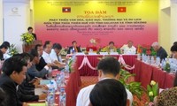 Pertemuan bersahabat antara kaum pemuda provinsi Thua Thien-Hue (Vietnam) dan provinsi Salavan (Laos)