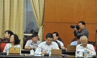 Komite Tetap Majelis Nasional Vietnam meneruskan  persidangan ke-12.