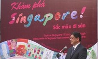 Pameran “ Menguak rahasia di Singapura- Warna warisan “ di kota Hanoi-Vietnam.