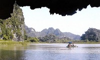 Gua Tam Coc di provinsi Ninh Binh -Vietnam Utara