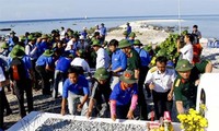 Menyambut Pekan Laut dan Pulau Vietnam tahun 2013