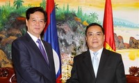 PMVN Nguyen Tan Dung menerima  PM Laos Thongsing Thammavong