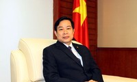 Menteri Informasi dan Komunikasi Vietnam mengunjungi  komunitas orang Vietnam di Ukraina