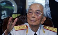 Upacara berziarah kepada Almarhum Jenderal Vo Nguyen Giap di luar negeri