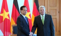 PM Vietnam, Nguyen Tan Dung mengakhiri dengan baik kunjungan resmi di Jerman.