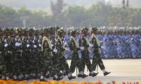 Myanmar melakukan parade militer sehubungan dengan Hari Nasional