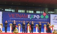 Vietnam Expo 2015: Kesempatan untuk hubungan dagang antar badan usaha VN dan asing