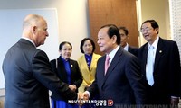 Negara bagian California dan kota Ho Chi minh melakukan kerjasama secara intensif dan ekstensif