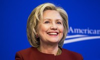 Pemilu AS 2016: Ibu Hilarry Clinton resmi merebut kemenangan” yang sempit” di negara bagian Iowa