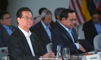 PM Vietnam, Nguyen Tan Dung menghadiri perbahasan mengenai penjagaan perdamaian, kemakmuran, keamanan