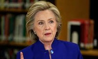 Hillary Clinton merebut kemenangan dalam pemilihan pendahuluan di negara bagian California Selatan