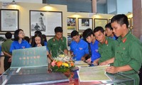 Pameran  peta dan dokumen tentang Hoang Sa dan Truong Sa wilayah Vietnam