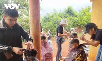 Fête de la mi-automne à Dak Lak: Une célébration joyeuse pour les enfants défavorisés