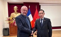 Rencontre entre Lê Hoài Trung et Dylan Boutiflat pour renforcer les relations Vietnam-France