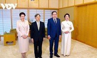 Rencontre entre le président de l’Assemblée nationale vietnamienne et le couple impérial japonais