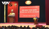 Pham Minh Chinh préside la conférence nationale sur l'éducation aux droits de l'homme