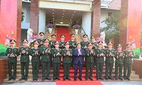 Le Premier ministre Pham Minh Chinh se rend à l'Académie technique militaire