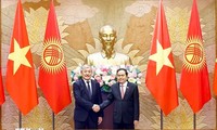 Trân Thanh Mân rencontre Adylbek Kasimalyev 