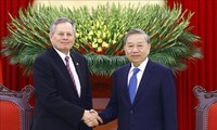 Tô Lâm et Trân Thanh Mân accueillent Steve Daines