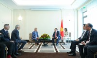 Pham Minh Chinh rencontre le secrétaire national du Parti communiste français