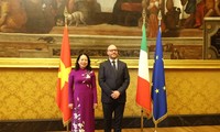 Vo Thi Anh Xuân rencontre le président de la Chambre des députés italienne