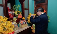 Pham Minh Chinh rend hommage au Président Hô Chi Minh à la Maison 67