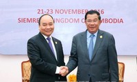 Entretien Nguyen Xuan Phuc - Hun Sen