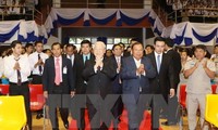 Nguyen Phu Trong rencontre les étudiants de l’Université nationale du Laos