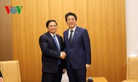 Pham Minh Chinh rencontre le Premier ministre japonais