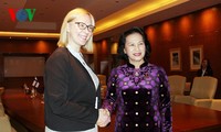 Nguyen Thi Kim Ngan rencontre ses homologues finlandaise et émiratie