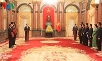 Le président Tran Dai Quang nomme trois nouveaux ambassadeurs