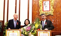 Le président d'honneur et le président des villages SOS enfants à l’honneur