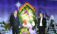 Nguyên Thiên Nhân présente les voeux de Noël aux catholiques 