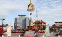 Inauguration du monument de l’amitié Vietnam-Cambodge à Kompong Chhnang