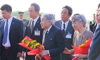 Le couple impérial japonais visite la cité impériale de Hue